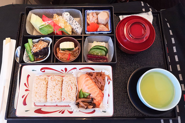 ビジネスクラス機内食
