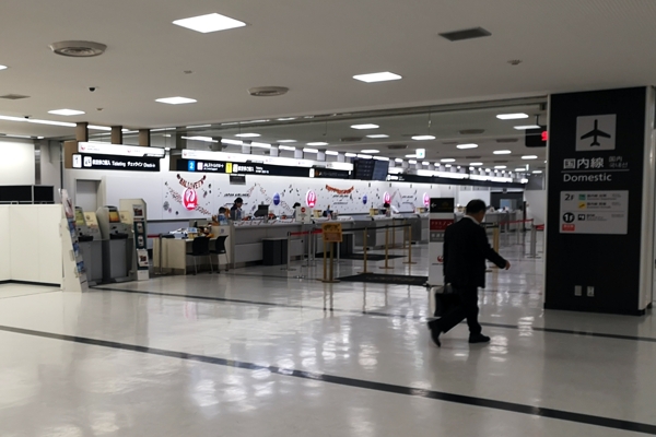成田空港第2ターミナル国内線カウンター