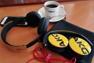 AKGとSkullcandyのヘッドホン