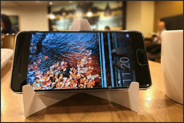 JAL機内でもらったスマホスタンド