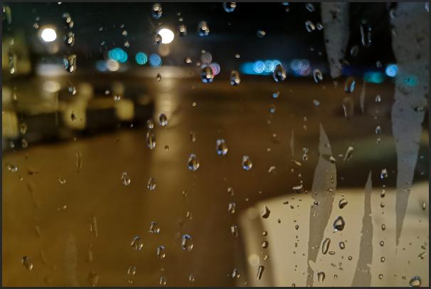 雨の那覇空港