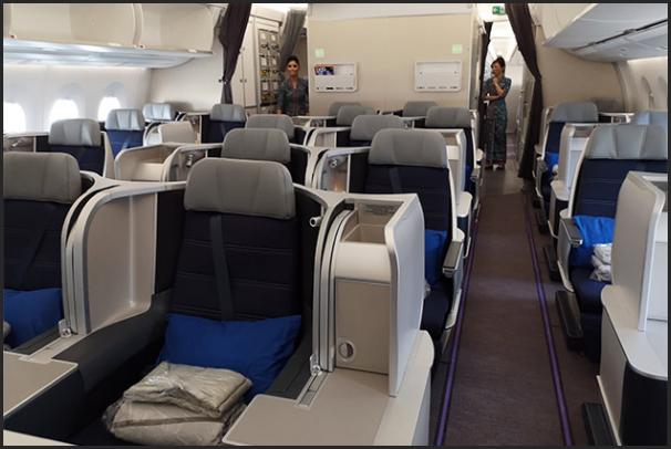 マレーシア航空A350-900機内