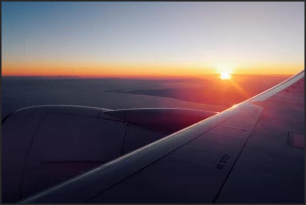機窓の夕日