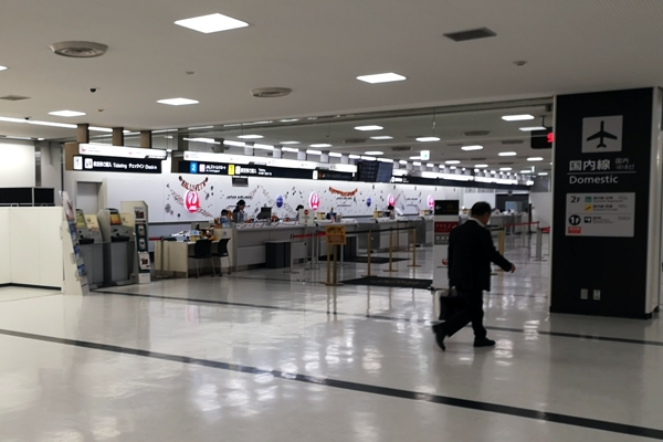 成田空港第２ターミナル国内線カウンター