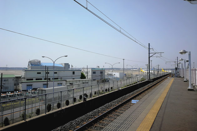 芝山千代田駅のホームからの眺め