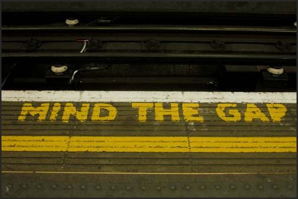 ロンドンの地下鉄,Mind the Gap